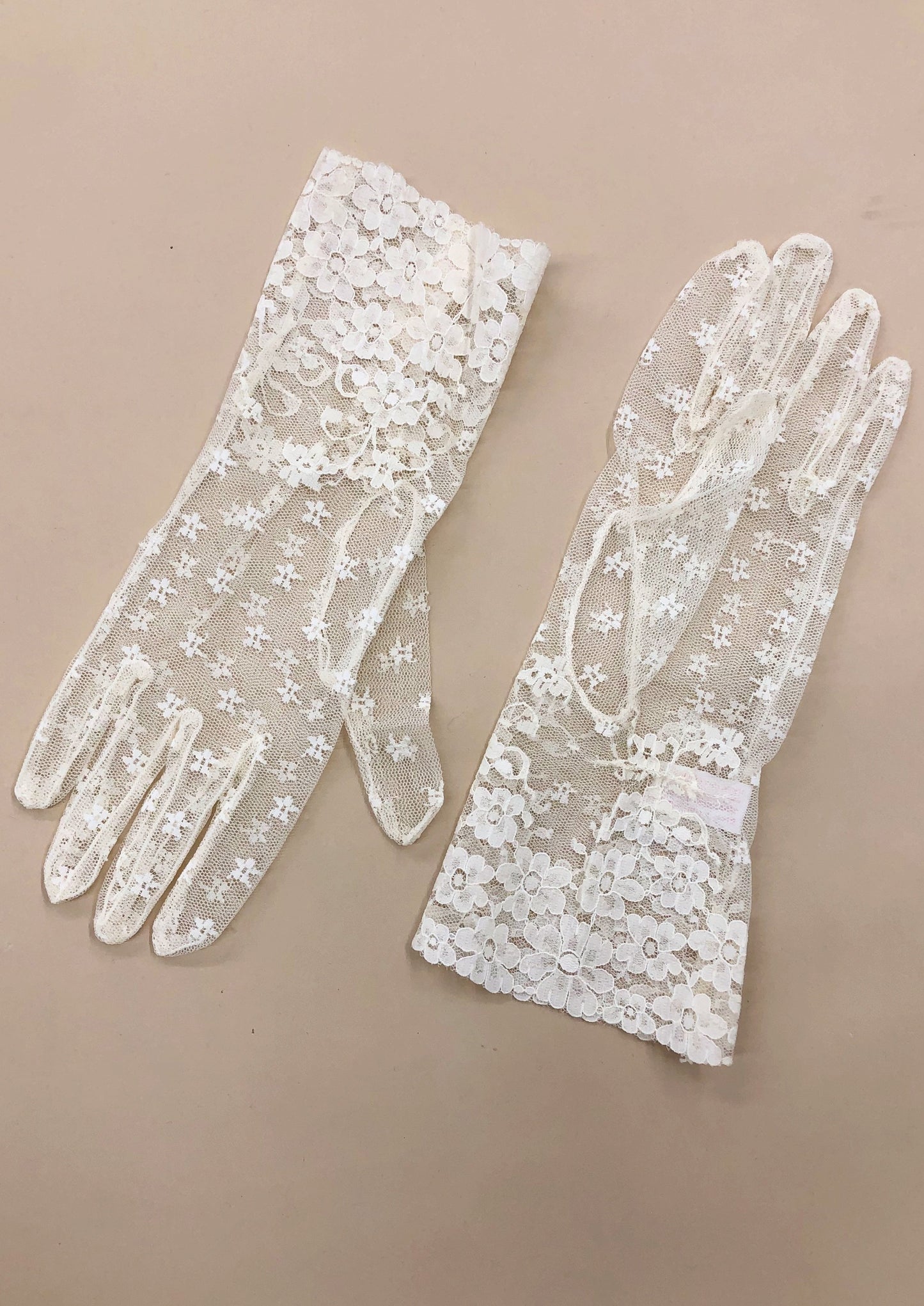 Clara Gloves