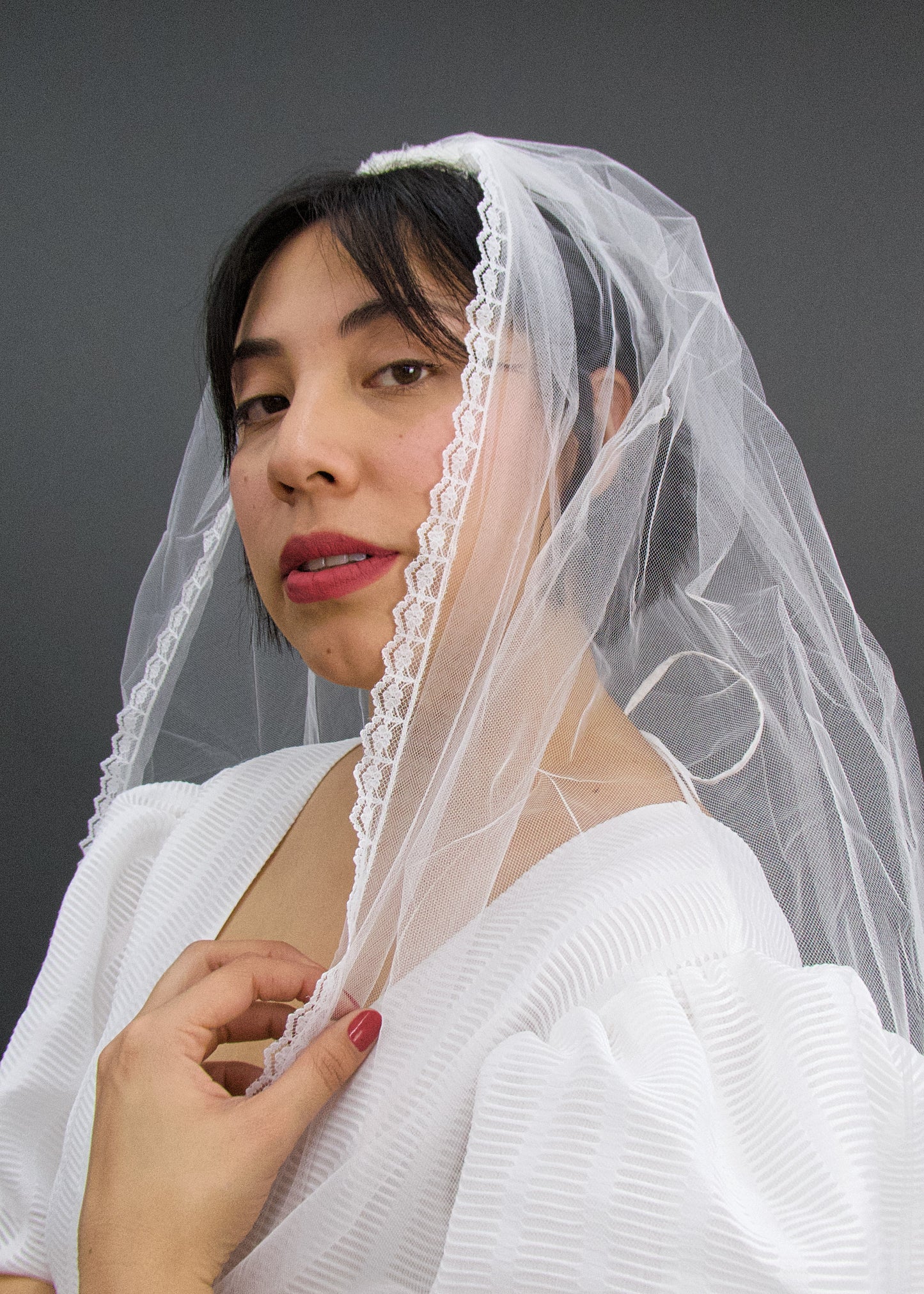 Brontë White Lace Trim Veil