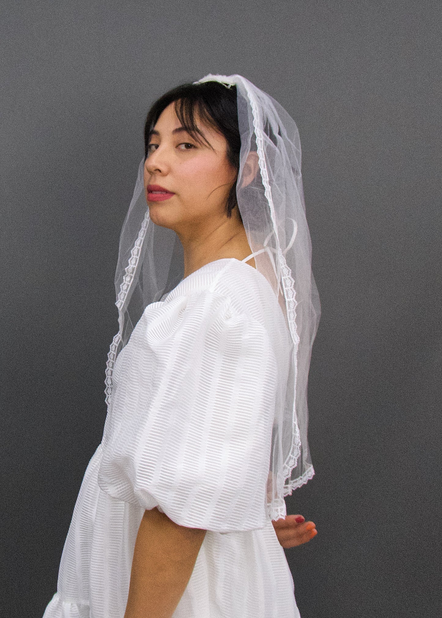 Brontë White Lace Trim Veil