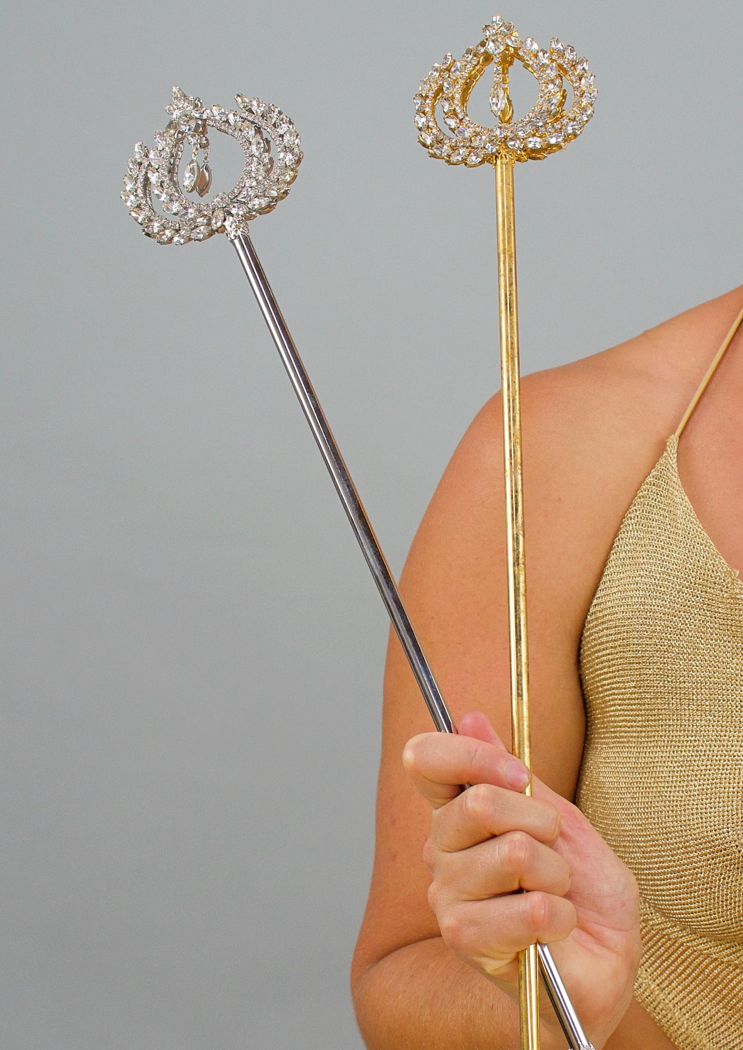 Daphne Wreath Scepter, Gold or Silver